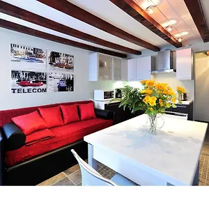 La Vida - Faville Apartment